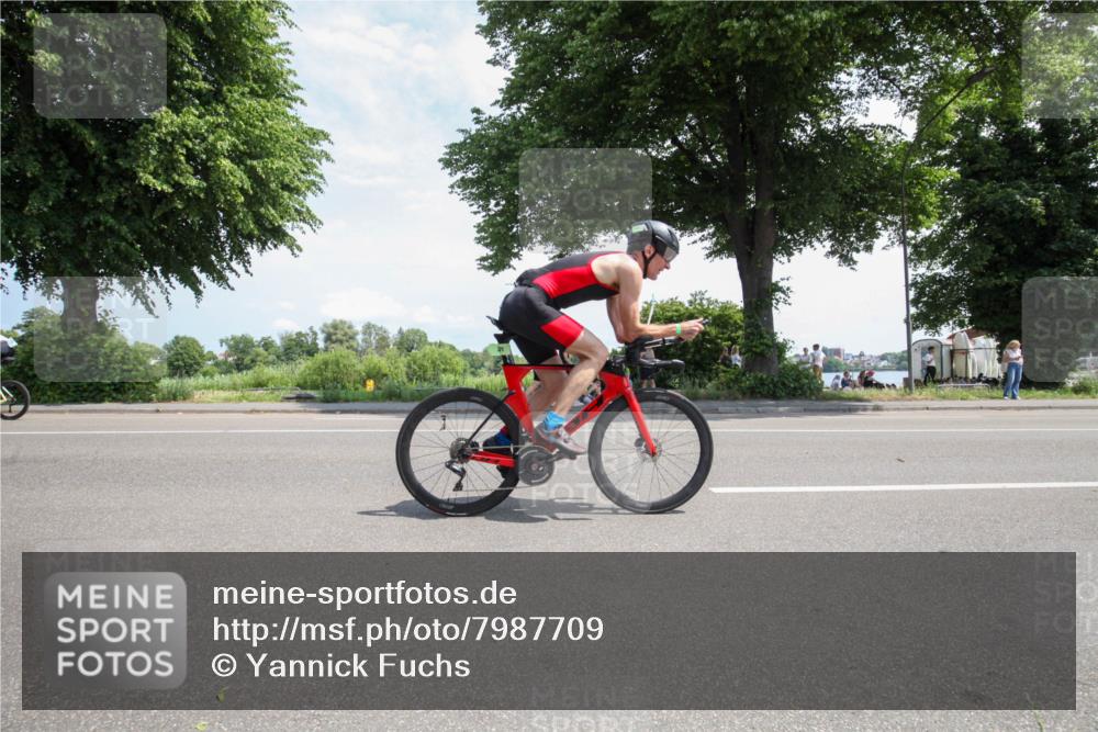 15.06.2025 - 7 Türme Triathlon Yannick Fuchs http://msf.ph/oto/7987709 15.06.2025 12:48:39 Radfahren 204, 328, 458, 629, 651 meine-sportfotos.de