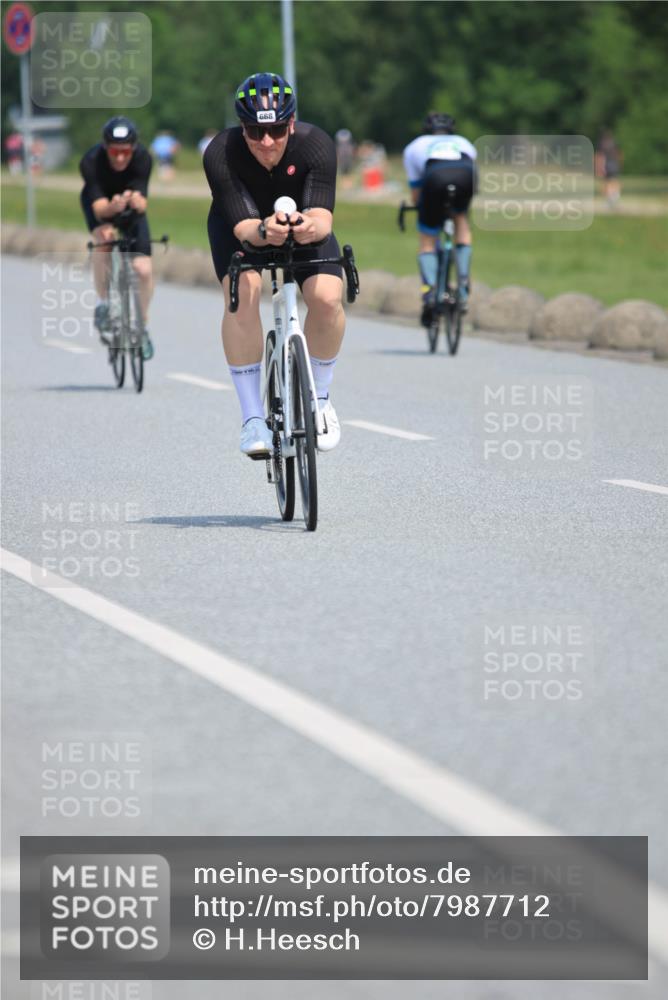 21.06.2025 - 27. Vierlanden-Triathlon H.Heesch http://msf.ph/oto/7987712 15.06.2025 11:38:42 Radfahren 636, 668, 793, 837 meine-sportfotos.de