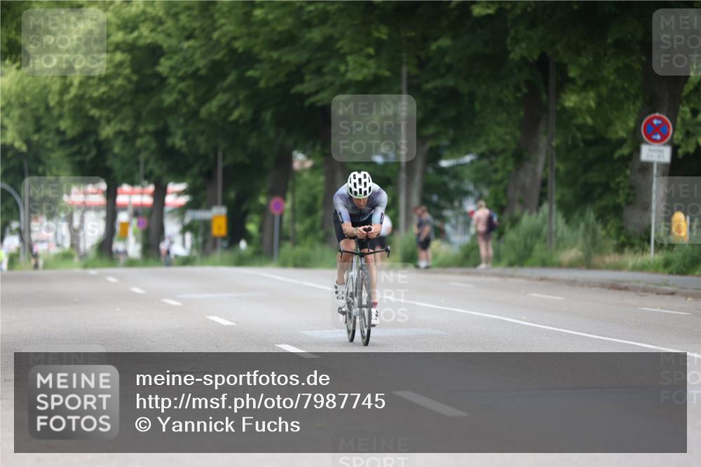 15.06.2025 - 7 Türme Triathlon Yannick Fuchs http://msf.ph/oto/7987745 15.06.2025 11:43:04 Radfahren 254, 290, 317 meine-sportfotos.de