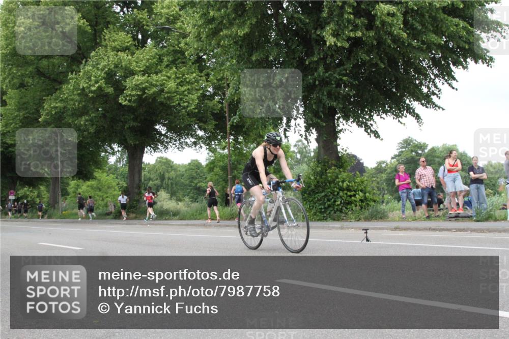 15.06.2025 - 7 Türme Triathlon Yannick Fuchs http://msf.ph/oto/7987758 15.06.2025 14:00:39 Radfahren  meine-sportfotos.de