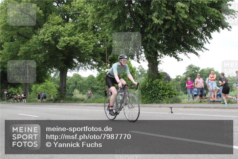 15.06.2025 - 7 Türme Triathlon Yannick Fuchs http://msf.ph/oto/7987770 15.06.2025 14:00:46 Radfahren  meine-sportfotos.de