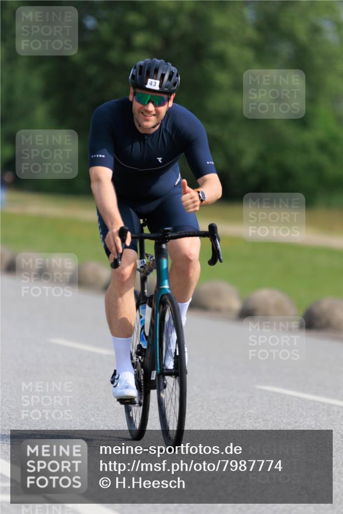 15.06.2025 - 27. Vierlanden-Triathlon H.Heesch http://msf.ph/oto/7987774 15.06.2025 09:16:14 Radfahren 43 meine-sportfotos.de