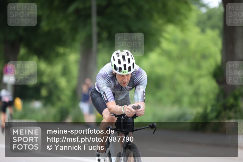 15.06.2025 - 7 Türme Triathlon Yannick Fuchs http://msf.ph/oto/7987790 15.06.2025 11:43:06 Radfahren 254, 290, 317 meine-sportfotos.de