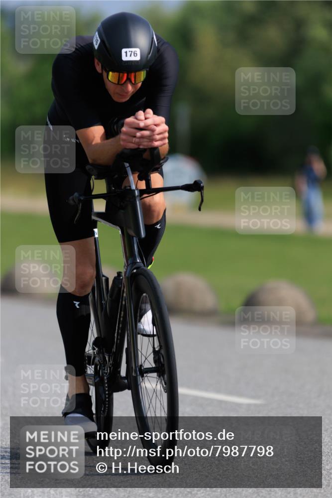 15.06.2025 - 27. Vierlanden-Triathlon H.Heesch http://msf.ph/oto/7987798 15.06.2025 09:17:24 Radfahren 129, 176, 204 meine-sportfotos.de