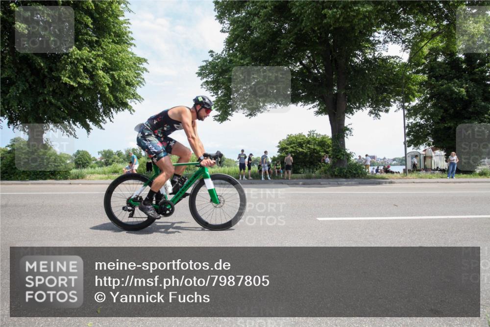 15.06.2025 - 7 Türme Triathlon Yannick Fuchs http://msf.ph/oto/7987805 15.06.2025 12:49:27 Radfahren 247, 366, 397, 638, 656 meine-sportfotos.de