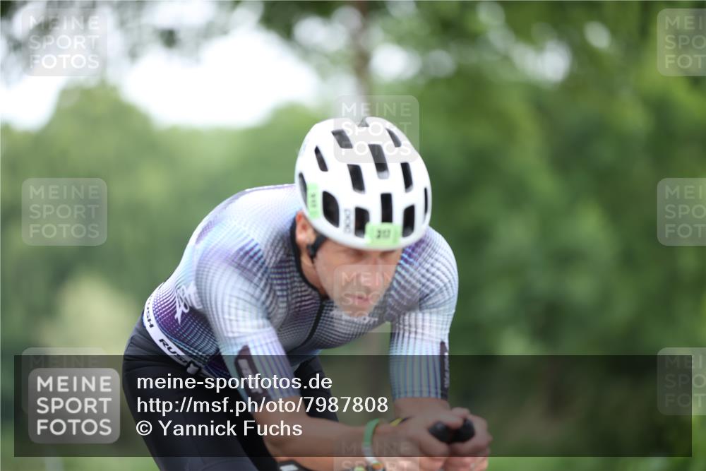 15.06.2025 - 7 Türme Triathlon Yannick Fuchs http://msf.ph/oto/7987808 15.06.2025 11:43:06 Radfahren 254, 290, 317 meine-sportfotos.de