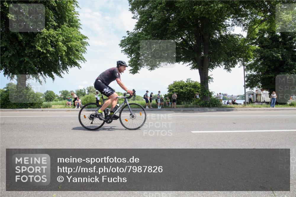 15.06.2025 - 7 Türme Triathlon Yannick Fuchs http://msf.ph/oto/7987826 15.06.2025 12:49:37 Radfahren 261, 462, 511, 638, 671 meine-sportfotos.de