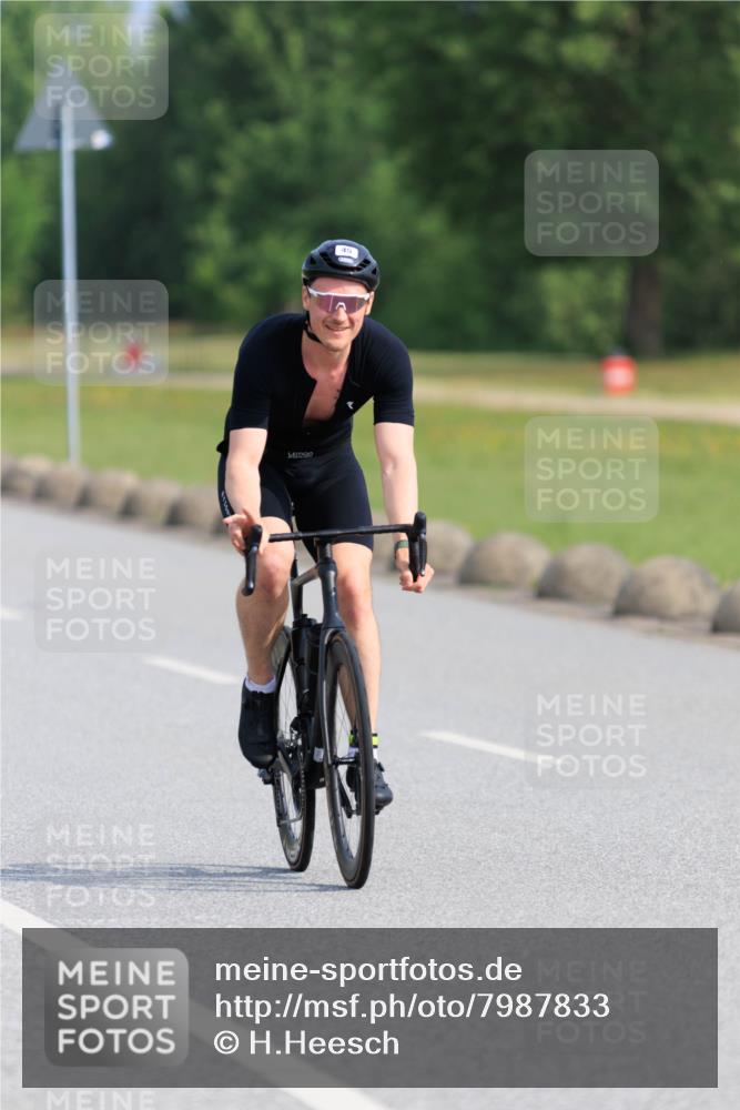 15.06.2025 - 27. Vierlanden-Triathlon H.Heesch http://msf.ph/oto/7987833 15.06.2025 09:18:48 Radfahren 45, 59, 64, 138 meine-sportfotos.de
