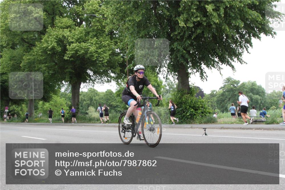 15.06.2025 - 7 Türme Triathlon Yannick Fuchs http://msf.ph/oto/7987862 15.06.2025 14:03:15 Radfahren  meine-sportfotos.de