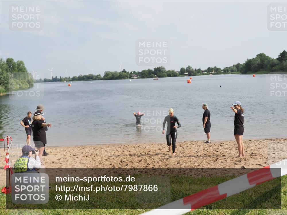 21.06.2025 - 27. Vierlanden-Triathlon MichiJ http://msf.ph/oto/7987866 15.06.2026 09:13:53 Schwimmen 203, 228 meine-sportfotos.de