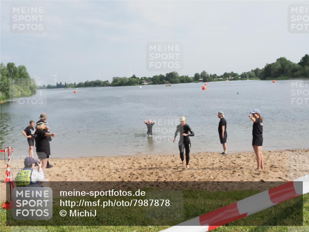 21.06.2025 - 27. Vierlanden-Triathlon MichiJ http://msf.ph/oto/7987878 15.06.2026 09:13:53 Schwimmen 203, 228 meine-sportfotos.de