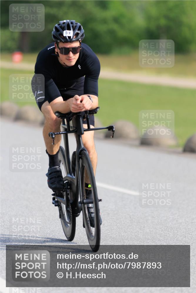 15.06.2025 - 27. Vierlanden-Triathlon H.Heesch http://msf.ph/oto/7987893 15.06.2025 09:18:51 Radfahren 45, 59, 64, 138 meine-sportfotos.de