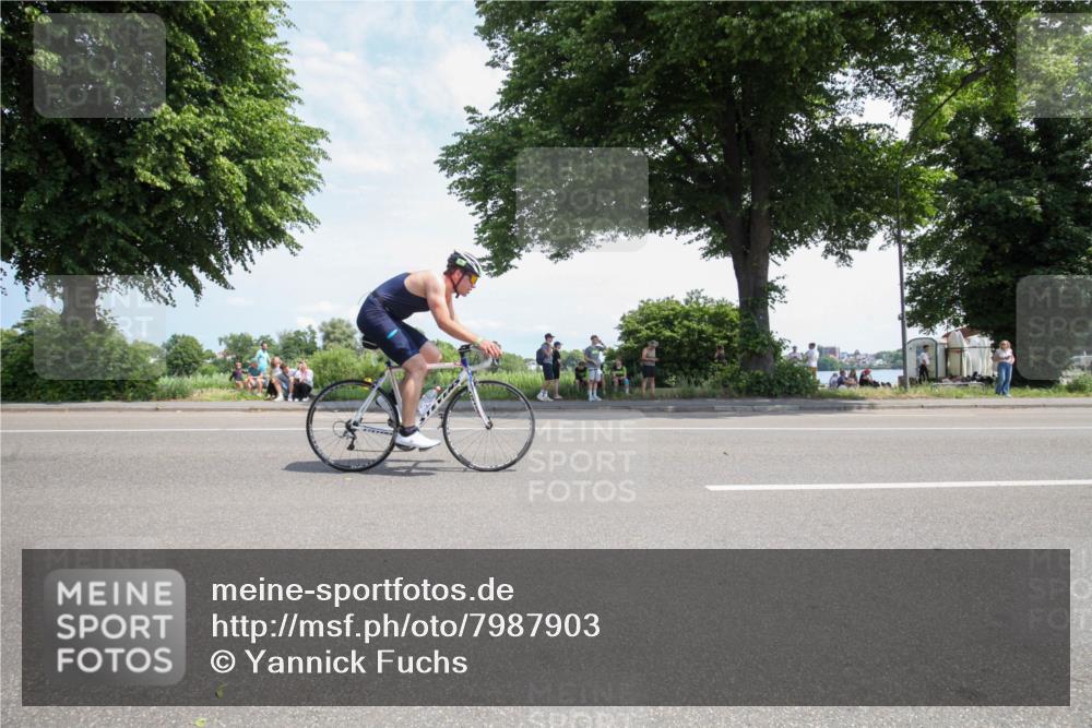 15.06.2025 - 7 Türme Triathlon Yannick Fuchs http://msf.ph/oto/7987903 15.06.2025 12:50:01 Radfahren 301, 371 meine-sportfotos.de