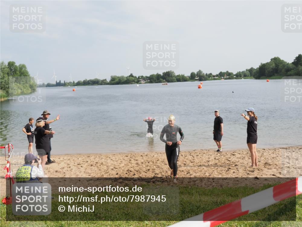 21.06.2025 - 27. Vierlanden-Triathlon MichiJ http://msf.ph/oto/7987945 15.06.2026 09:13:55 Schwimmen 198, 203, 228 meine-sportfotos.de