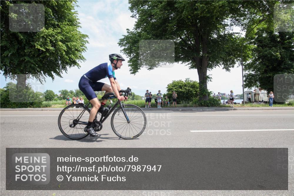 15.06.2025 - 7 Türme Triathlon Yannick Fuchs http://msf.ph/oto/7987947 15.06.2025 12:50:33 Radfahren 537, 541 meine-sportfotos.de