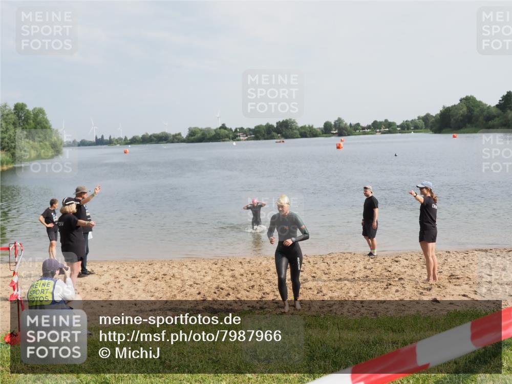 21.06.2025 - 27. Vierlanden-Triathlon MichiJ http://msf.ph/oto/7987966 15.06.2026 09:13:55 Schwimmen 198, 203, 228 meine-sportfotos.de