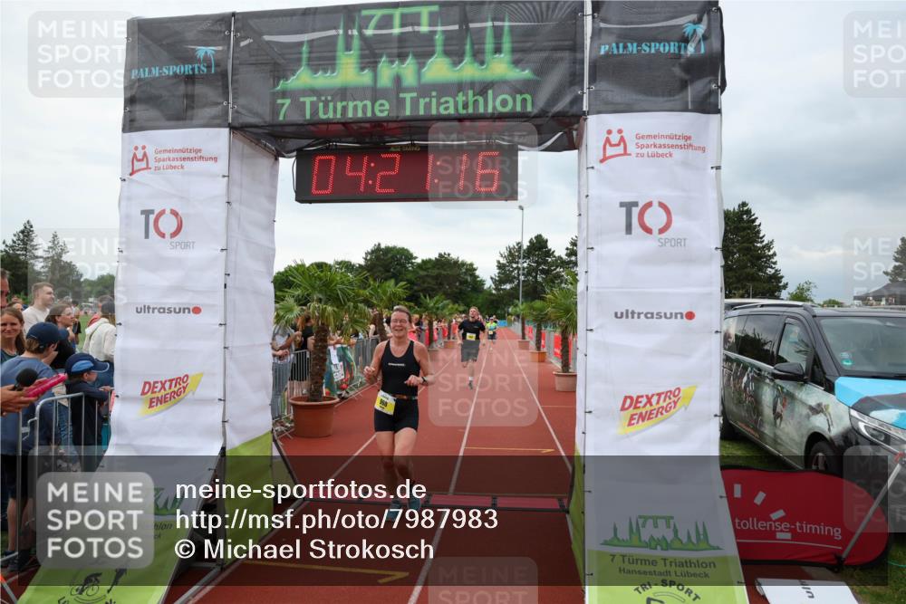 15.06.2025 - 7 Türme Triathlon Michael Strokosch http://msf.ph/oto/7987983 15.06.2025 14:21:16 Ziel 960, 1051 meine-sportfotos.de
