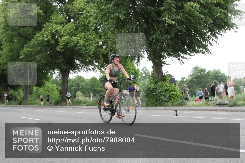 15.06.2025 - 7 Türme Triathlon Yannick Fuchs http://msf.ph/oto/7988004 15.06.2025 14:10:37 Radfahren  meine-sportfotos.de