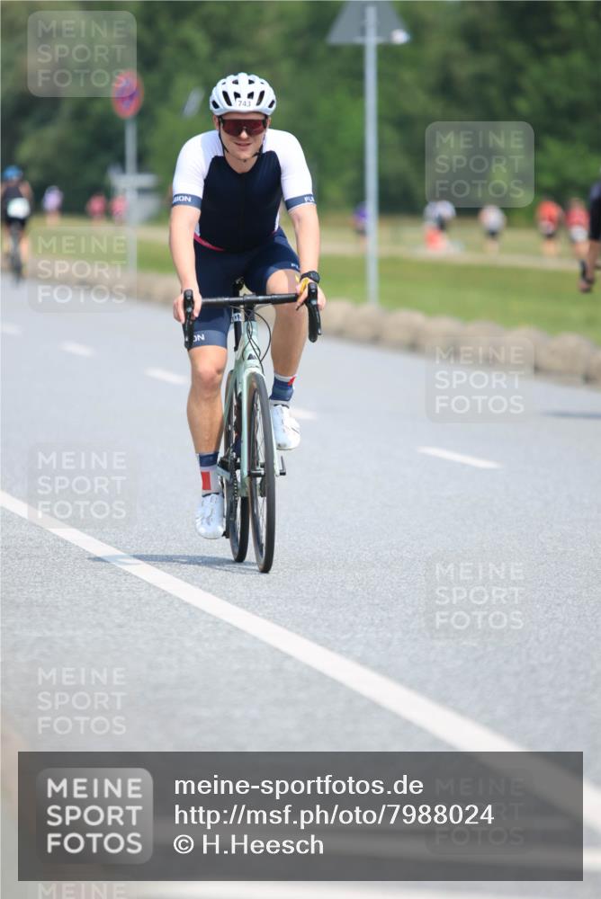 21.06.2025 - 27. Vierlanden-Triathlon H.Heesch http://msf.ph/oto/7988024 15.06.2025 11:40:00 Radfahren 654, 685, 743 meine-sportfotos.de