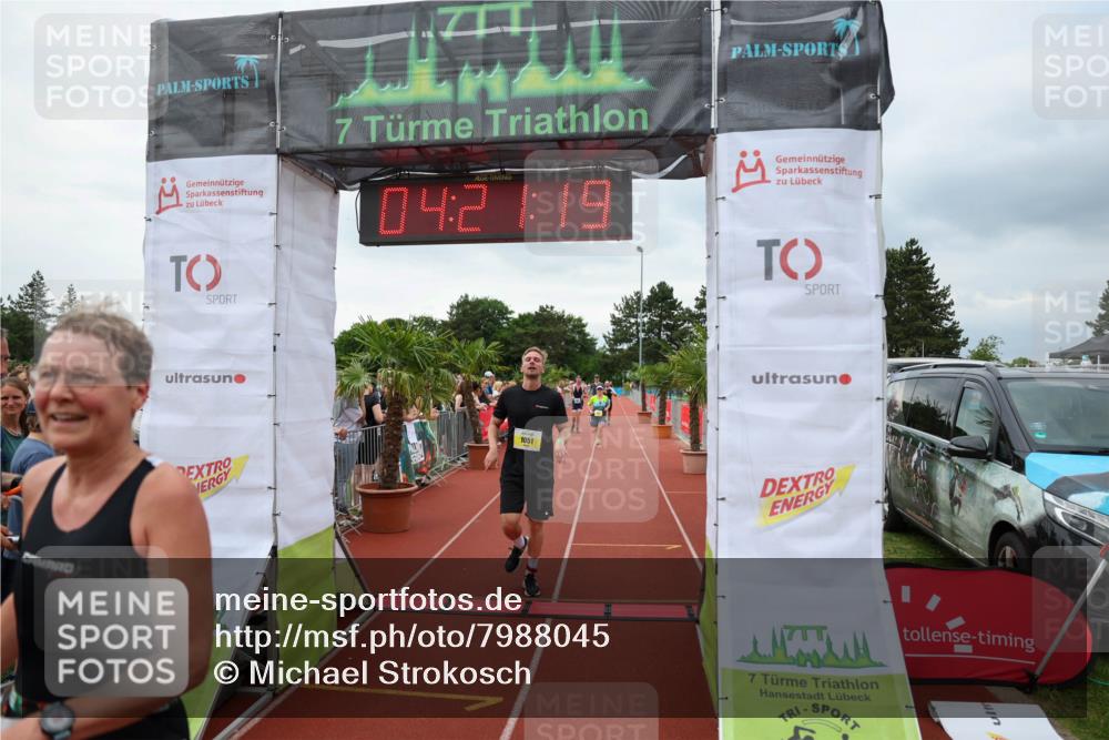 15.06.2025 - 7 Türme Triathlon Michael Strokosch http://msf.ph/oto/7988045 15.06.2025 14:21:18 Ziel 647, 960, 1017, 1051 meine-sportfotos.de