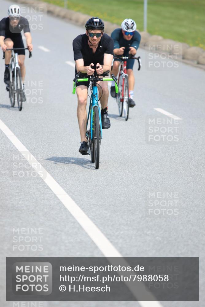21.06.2025 - 27. Vierlanden-Triathlon H.Heesch http://msf.ph/oto/7988058 15.06.2025 11:40:28 Radfahren 206, 647, 678, 694, 707, 710, 740, 760 meine-sportfotos.de