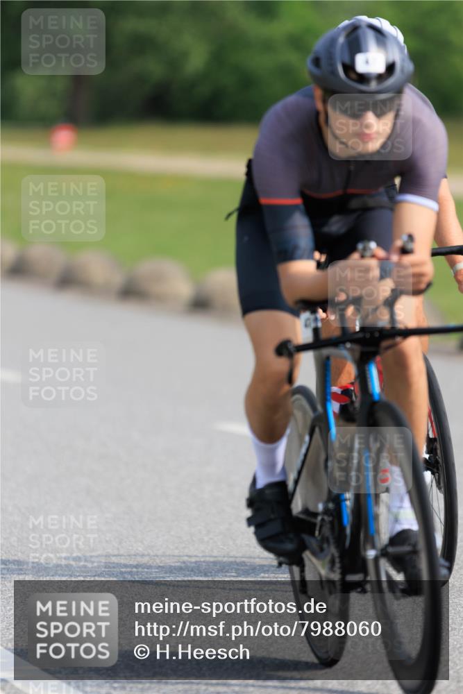 15.06.2025 - 27. Vierlanden-Triathlon H.Heesch http://msf.ph/oto/7988060 15.06.2025 09:19:58 Radfahren 3, 26, 47, 67, 100, 187 meine-sportfotos.de
