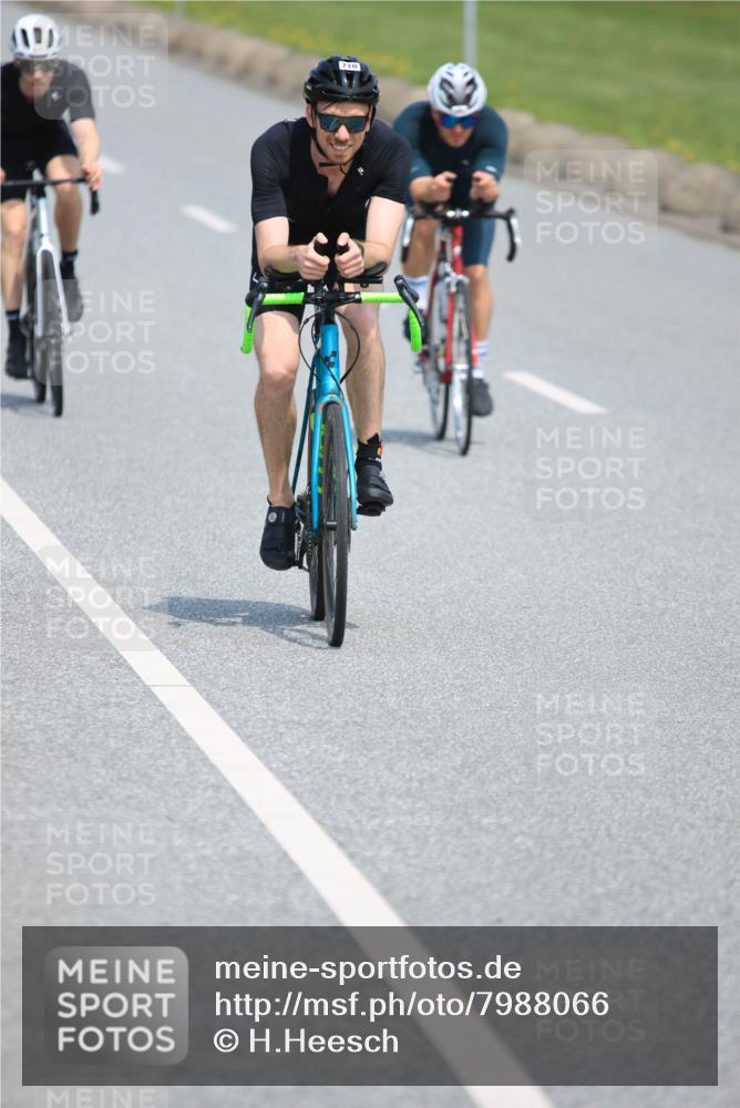 21.06.2025 - 27. Vierlanden-Triathlon H.Heesch http://msf.ph/oto/7988066 15.06.2025 11:40:28 Radfahren 206, 647, 678, 694, 707, 710, 740, 760 meine-sportfotos.de