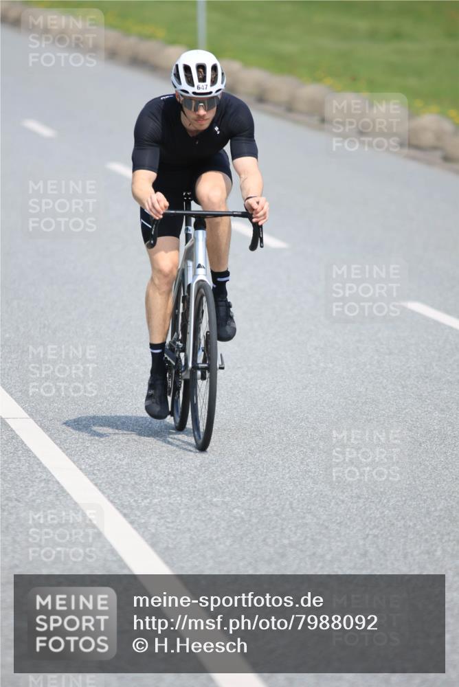 21.06.2025 - 27. Vierlanden-Triathlon H.Heesch http://msf.ph/oto/7988092 15.06.2025 11:40:30 Radfahren 206, 647, 678, 694, 707, 710, 740, 760 meine-sportfotos.de