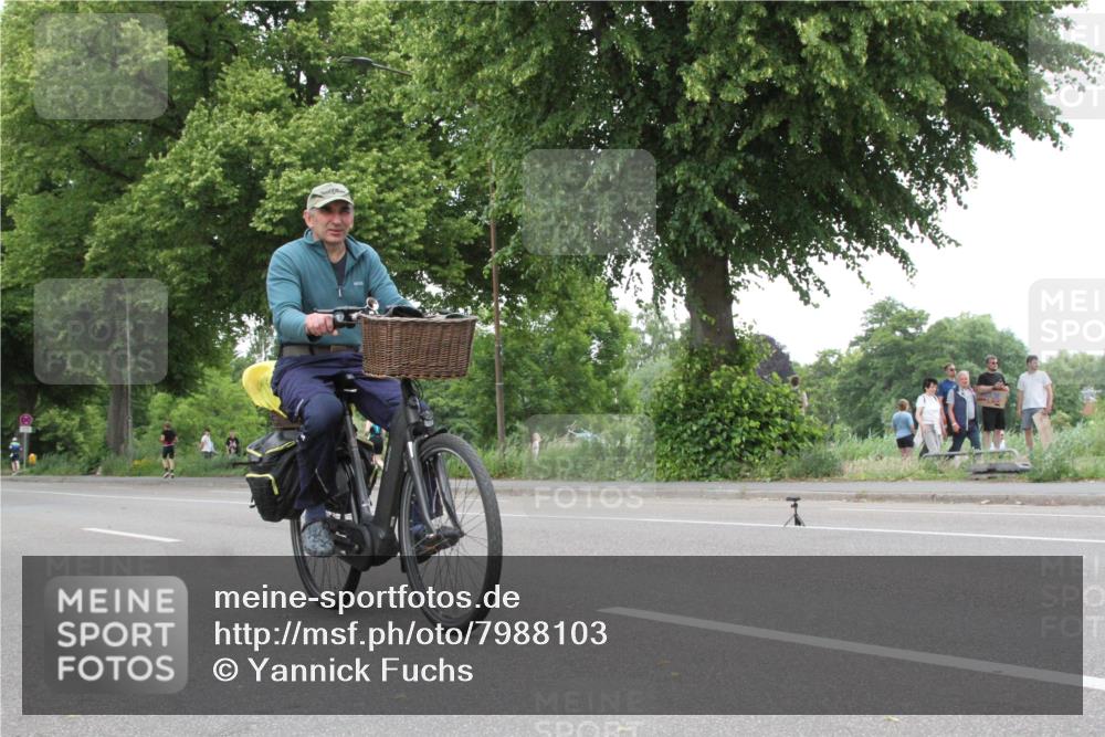 15.06.2025 - 7 Türme Triathlon Yannick Fuchs http://msf.ph/oto/7988103 15.06.2025 14:14:07 Radfahren  meine-sportfotos.de