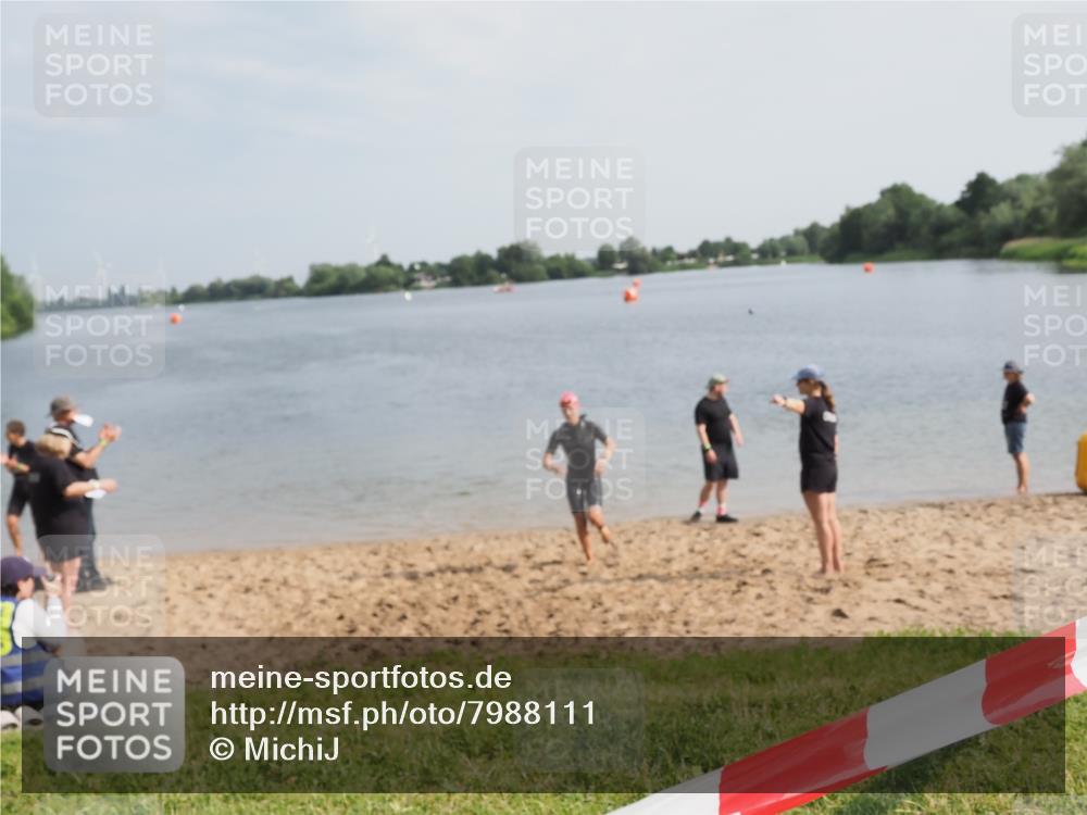 21.06.2025 - 27. Vierlanden-Triathlon MichiJ http://msf.ph/oto/7988111 15.06.2026 09:14:00 Schwimmen 198, 228 meine-sportfotos.de