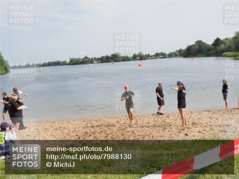 21.06.2025 - 27. Vierlanden-Triathlon MichiJ http://msf.ph/oto/7988130 15.06.2026 09:14:00 Schwimmen 198, 228 meine-sportfotos.de