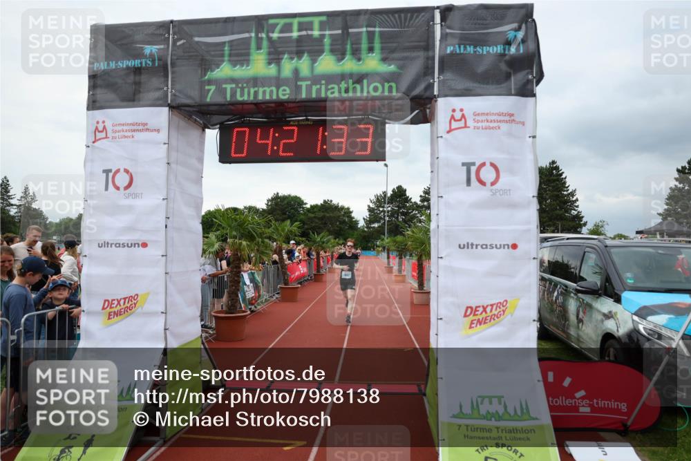 15.06.2025 - 7 Türme Triathlon Michael Strokosch http://msf.ph/oto/7988138 15.06.2025 14:21:33 Ziel 663 meine-sportfotos.de
