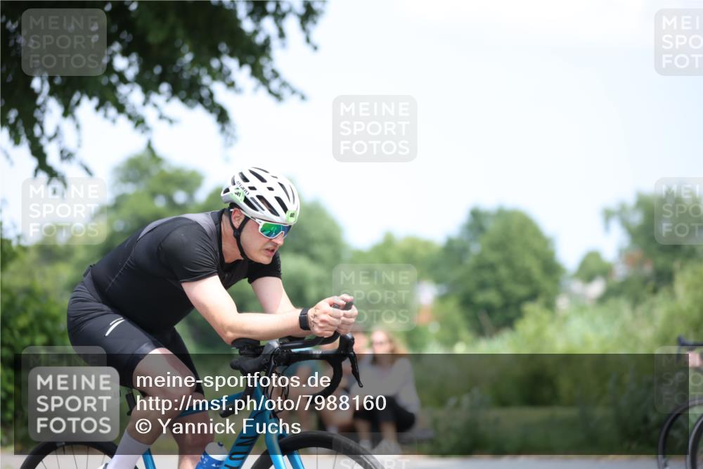 15.06.2025 - 7 Türme Triathlon Yannick Fuchs http://msf.ph/oto/7988160 15.06.2025 12:59:54 Radfahren 488, 598, 621, 818, 904, 1029, 1150, 1153 meine-sportfotos.de