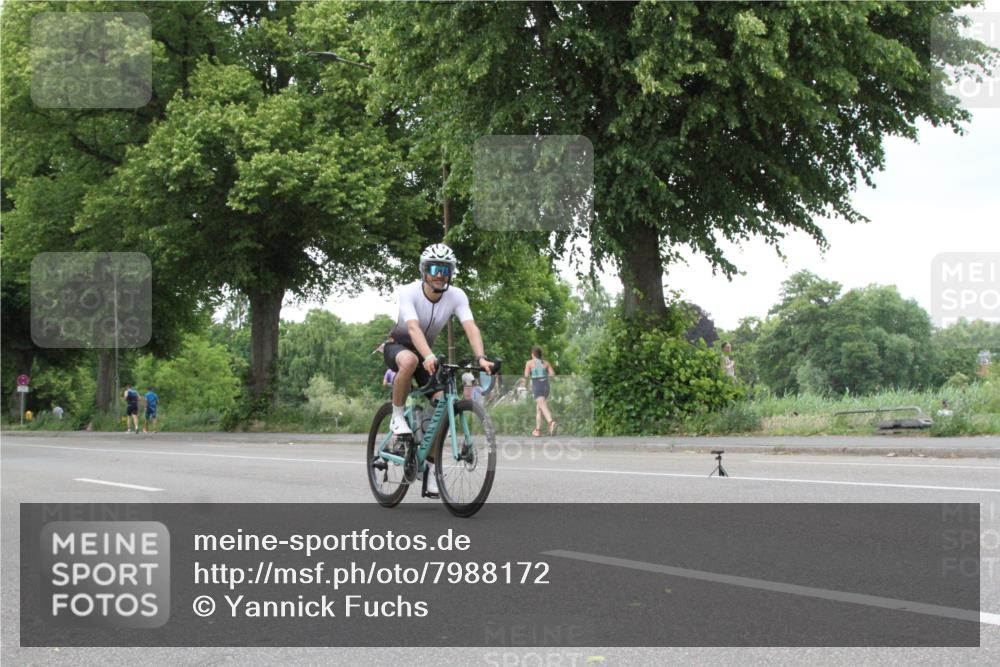 15.06.2025 - 7 Türme Triathlon Yannick Fuchs http://msf.ph/oto/7988172 15.06.2025 14:21:11 Radfahren  meine-sportfotos.de