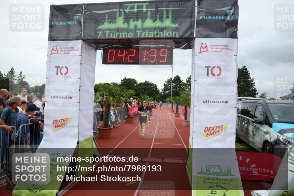 15.06.2025 - 7 Türme Triathlon Michael Strokosch http://msf.ph/oto/7988193 15.06.2025 14:21:38 Ziel 400, 663, 1126 meine-sportfotos.de