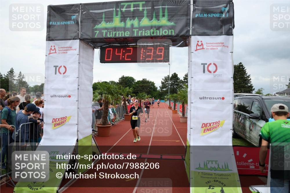 15.06.2025 - 7 Türme Triathlon Michael Strokosch http://msf.ph/oto/7988206 15.06.2025 14:21:39 Ziel 400, 663, 1126 meine-sportfotos.de