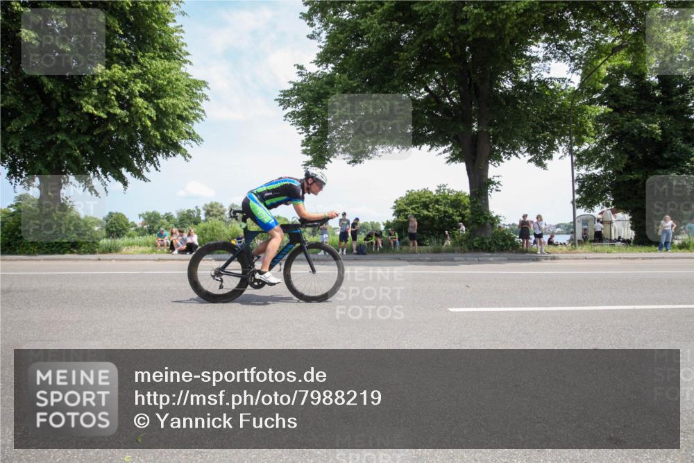 15.06.2025 - 7 Türme Triathlon Yannick Fuchs http://msf.ph/oto/7988219 15.06.2025 12:52:55 Radfahren 241, 591, 631, 653, 661 meine-sportfotos.de