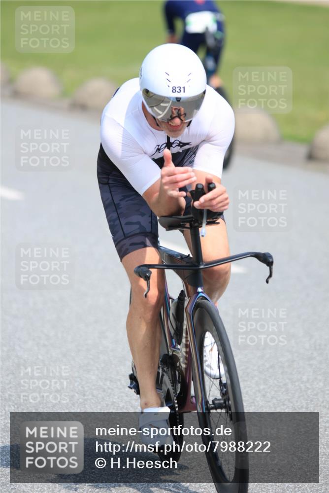 21.06.2025 - 27. Vierlanden-Triathlon H.Heesch http://msf.ph/oto/7988222 15.06.2025 11:41:34 Radfahren 657, 705, 831 meine-sportfotos.de