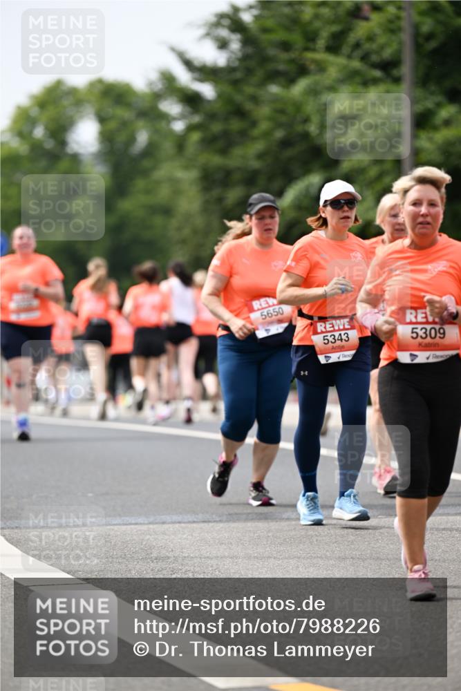 15.06.2025 - REWE Women's Run Dr. Thomas Lammeyer http://msf.ph/oto/7988226 15.06.2025 10:48:30 Laufen 5650, 5343, 5309 meine-sportfotos.de