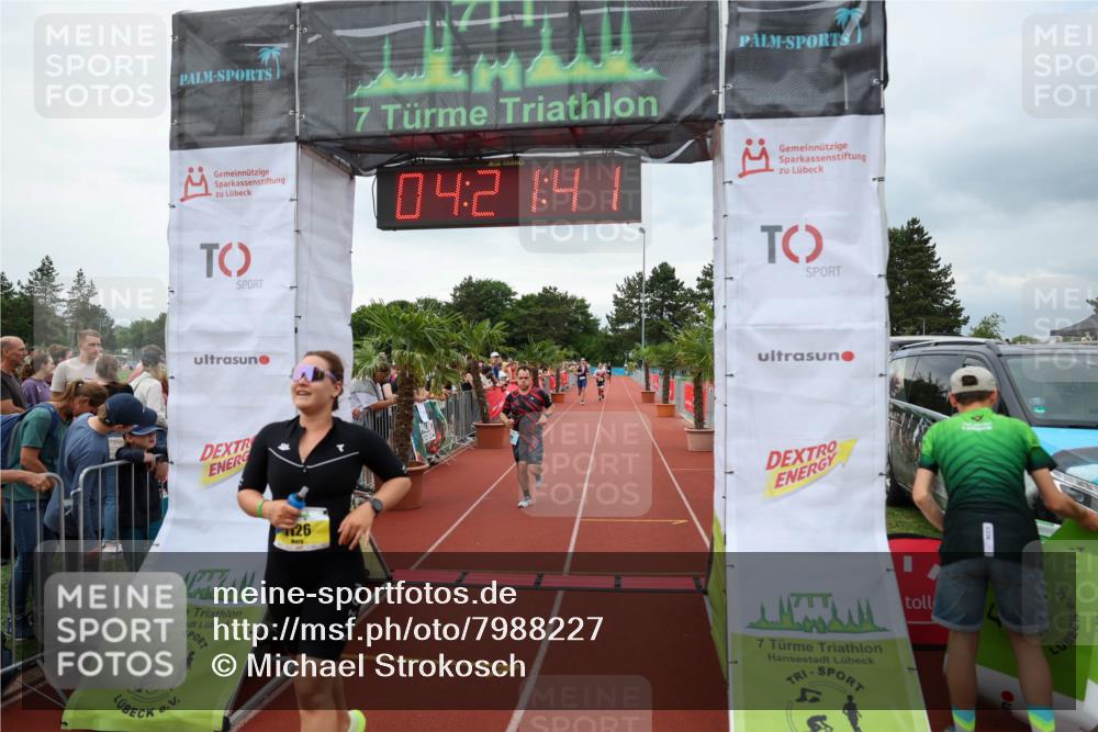 15.06.2025 - 7 Türme Triathlon Michael Strokosch http://msf.ph/oto/7988227 15.06.2025 14:21:40 Ziel 400, 663, 1126 meine-sportfotos.de