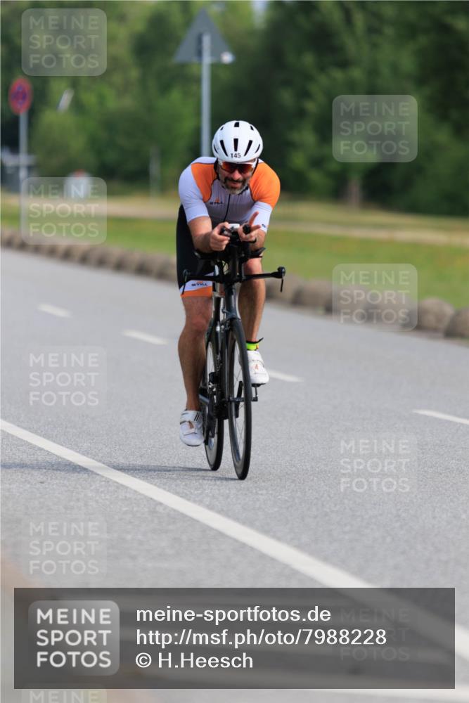 15.06.2025 - 27. Vierlanden-Triathlon H.Heesch http://msf.ph/oto/7988228 15.06.2025 09:21:04 Radfahren 102, 145, 237 meine-sportfotos.de