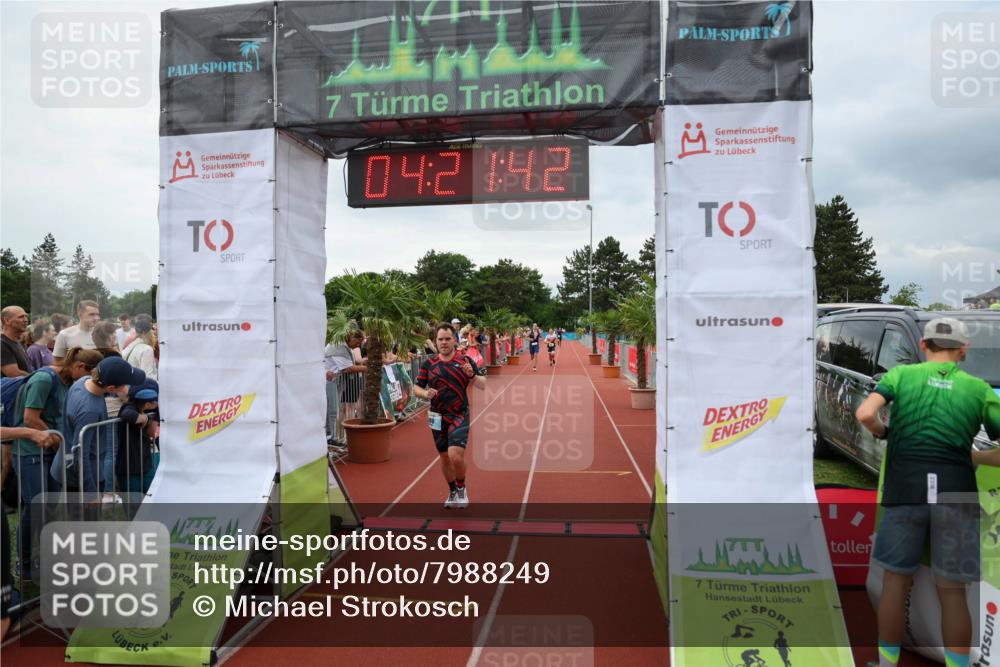 15.06.2025 - 7 Türme Triathlon Michael Strokosch http://msf.ph/oto/7988249 15.06.2025 14:21:41 Ziel 400, 663, 1126 meine-sportfotos.de
