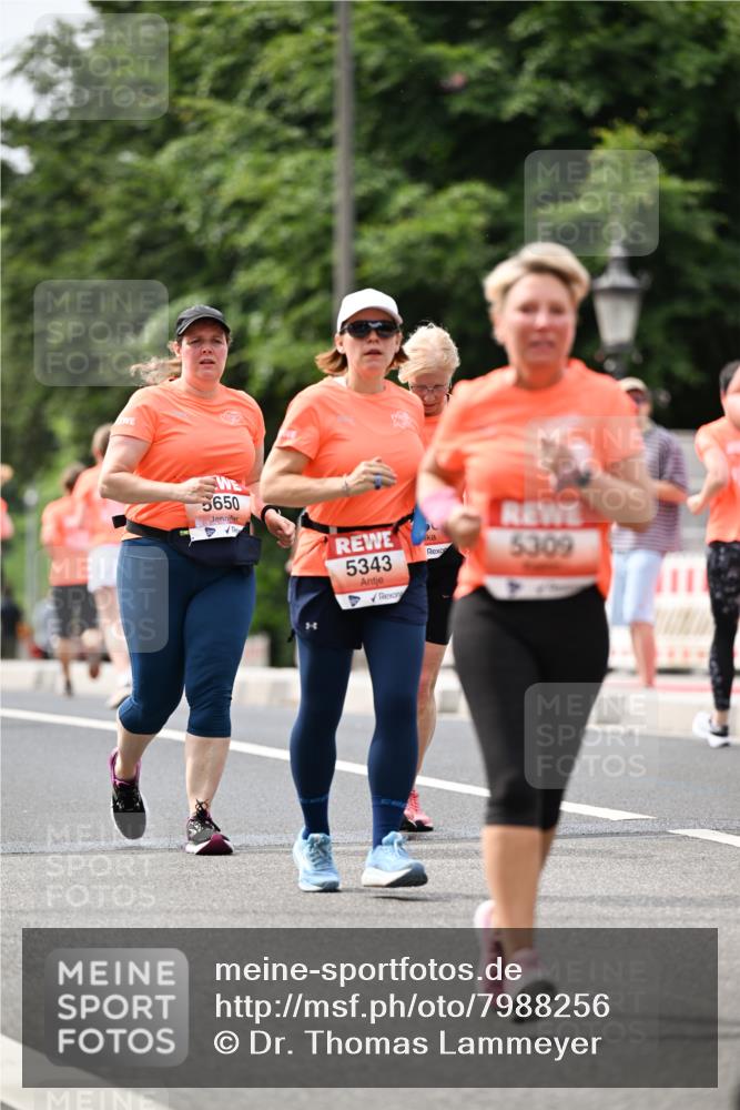15.06.2025 - REWE Women's Run Dr. Thomas Lammeyer http://msf.ph/oto/7988256 15.06.2025 10:48:30 Laufen 5650, 5343, 5309 meine-sportfotos.de