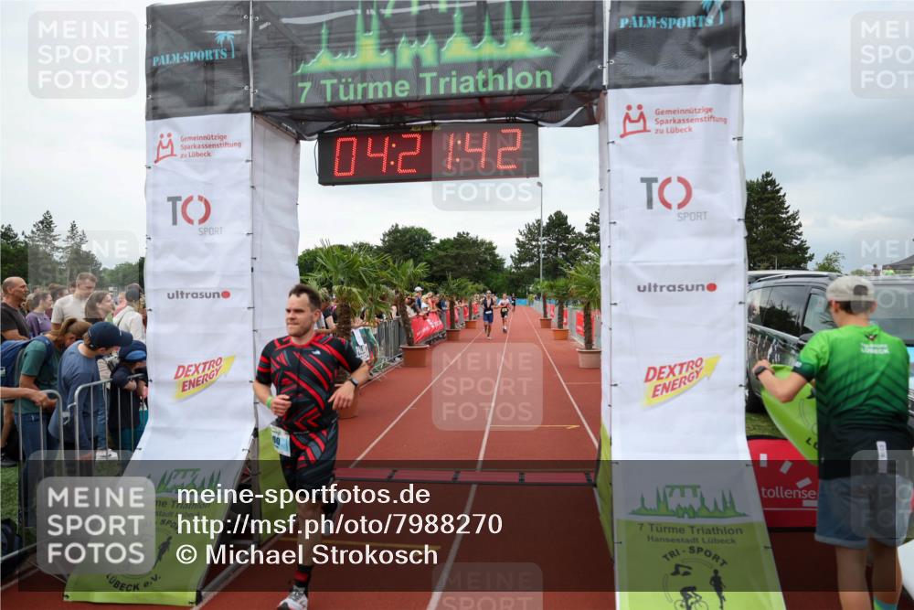 15.06.2025 - 7 Türme Triathlon Michael Strokosch http://msf.ph/oto/7988270 15.06.2025 14:21:42 Ziel 400, 470, 663, 1126 meine-sportfotos.de