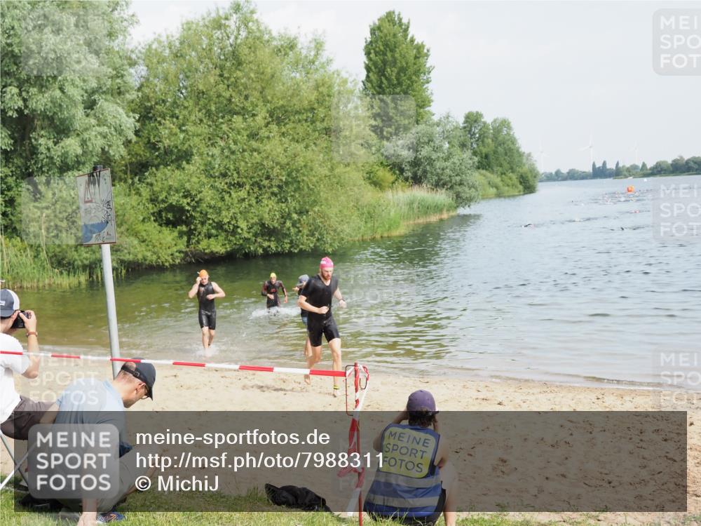 21.06.2025 - 27. Vierlanden-Triathlon MichiJ http://msf.ph/oto/7988311 15.06.2026 09:51:58 Schwimmen 282, 288, 292 meine-sportfotos.de