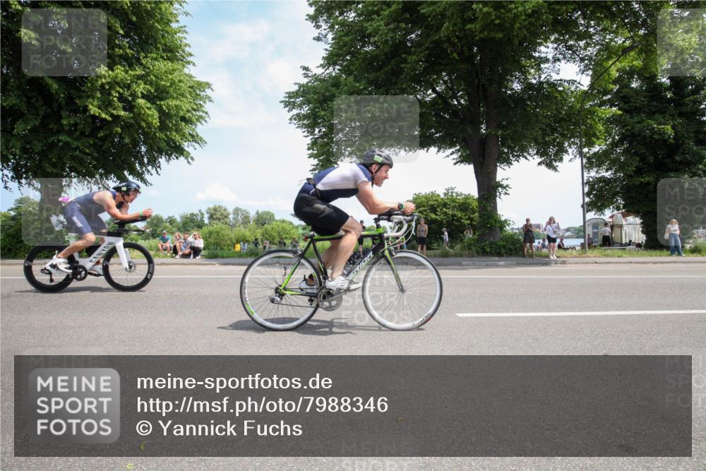 15.06.2025 - 7 Türme Triathlon Yannick Fuchs http://msf.ph/oto/7988346 15.06.2025 12:54:13 Radfahren 332, 510, 570, 604, 613, 649, 1090 meine-sportfotos.de