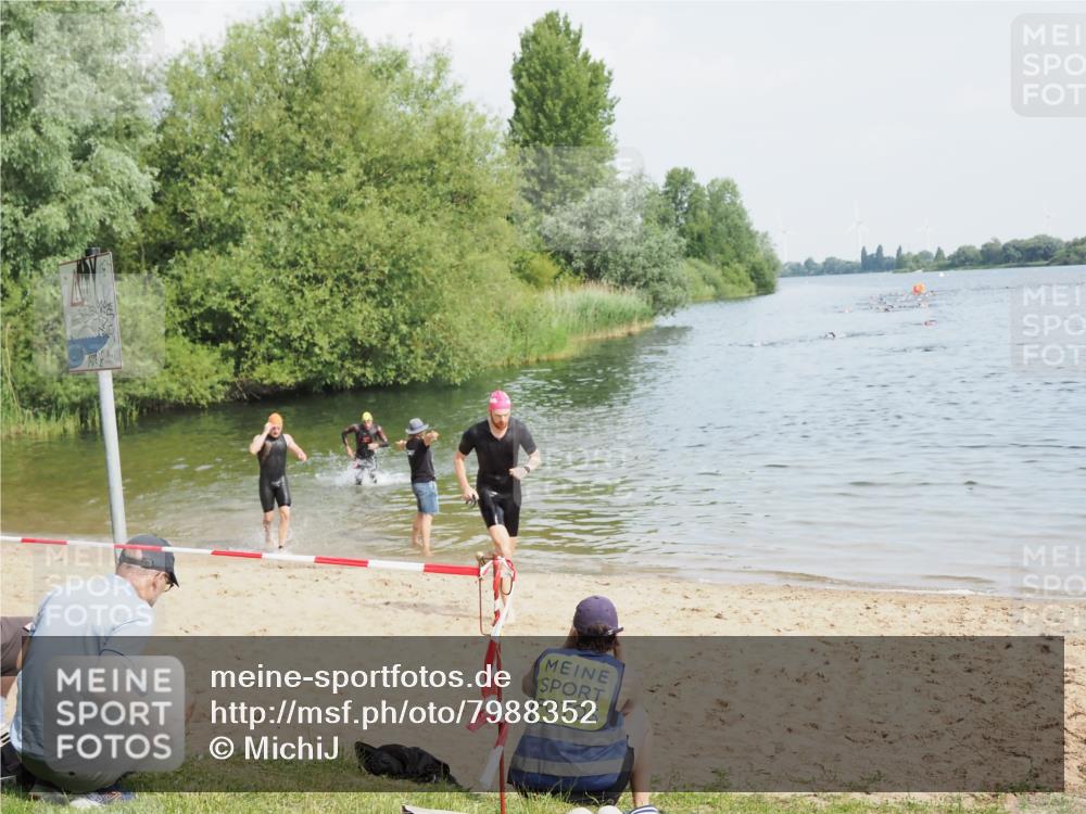 21.06.2025 - 27. Vierlanden-Triathlon MichiJ http://msf.ph/oto/7988352 15.06.2026 09:51:58 Schwimmen 282, 288, 292 meine-sportfotos.de