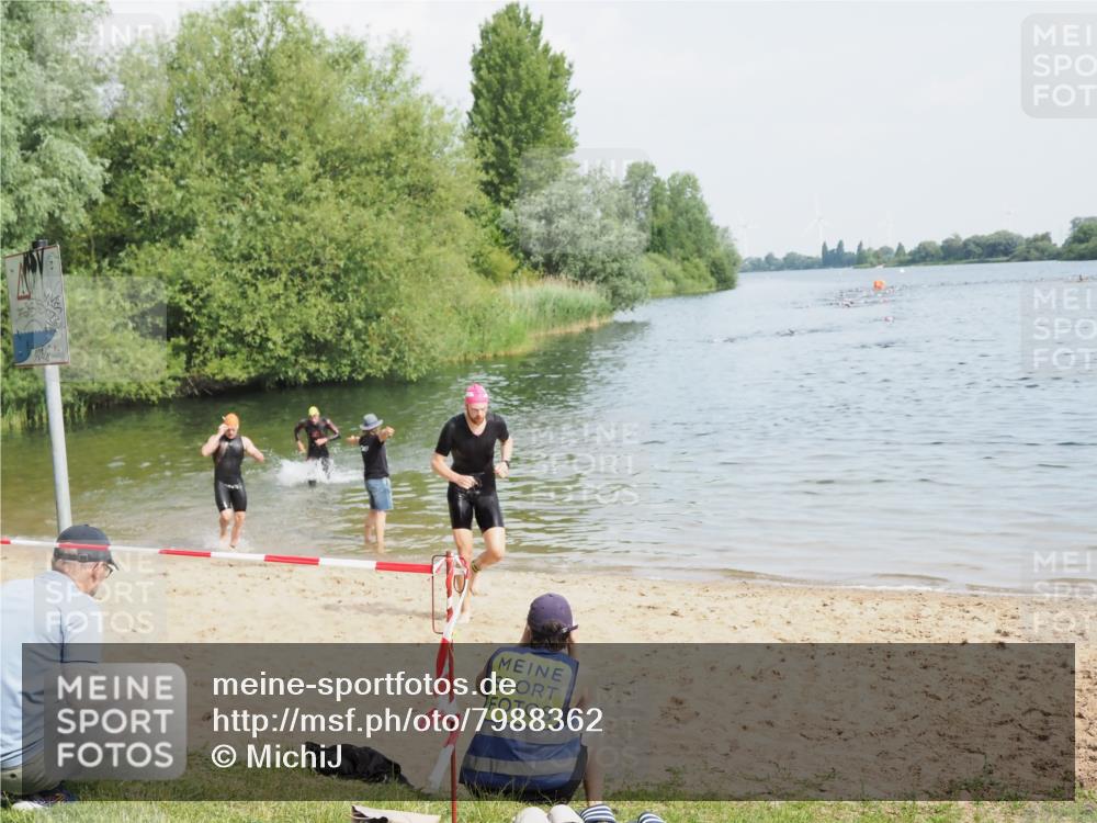 21.06.2025 - 27. Vierlanden-Triathlon MichiJ http://msf.ph/oto/7988362 15.06.2026 09:51:58 Schwimmen 282, 288, 292 meine-sportfotos.de