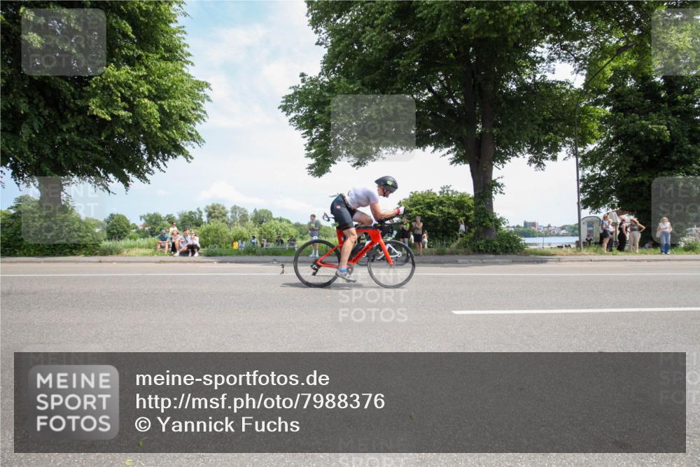 15.06.2025 - 7 Türme Triathlon Yannick Fuchs http://msf.ph/oto/7988376 15.06.2025 12:54:45 Radfahren 241, 341, 372, 470, 538, 550, 608, 817 meine-sportfotos.de