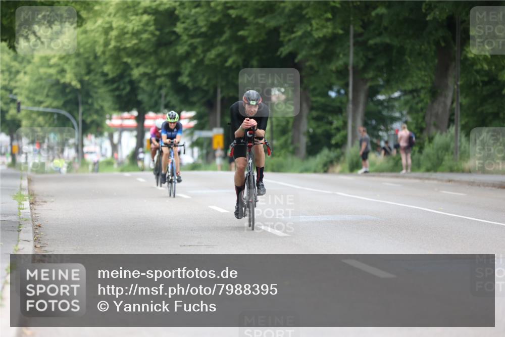 15.06.2025 - 7 Türme Triathlon Yannick Fuchs http://msf.ph/oto/7988395 15.06.2025 11:44:57 Radfahren 202, 242, 255 meine-sportfotos.de
